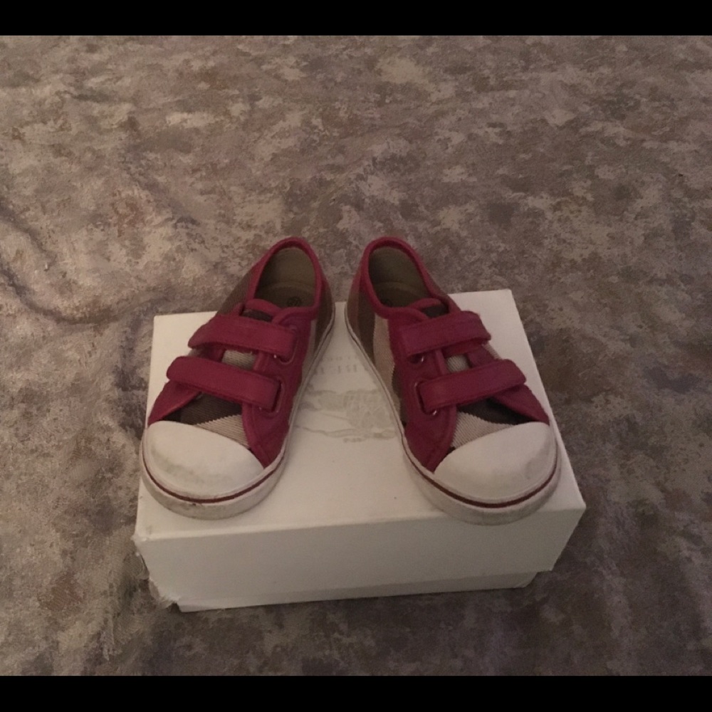 Burberry sneakers sz 21